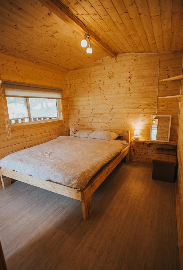 ホテルLivranda Camping Houses Saunags エクステリア 写真